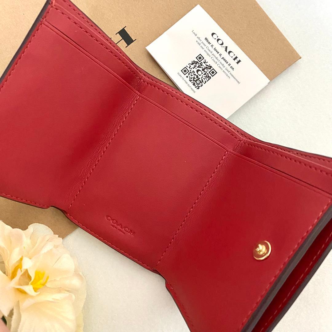 新品　正規品☆COACH コーチ　折り財布　レッド　三つ折り財布