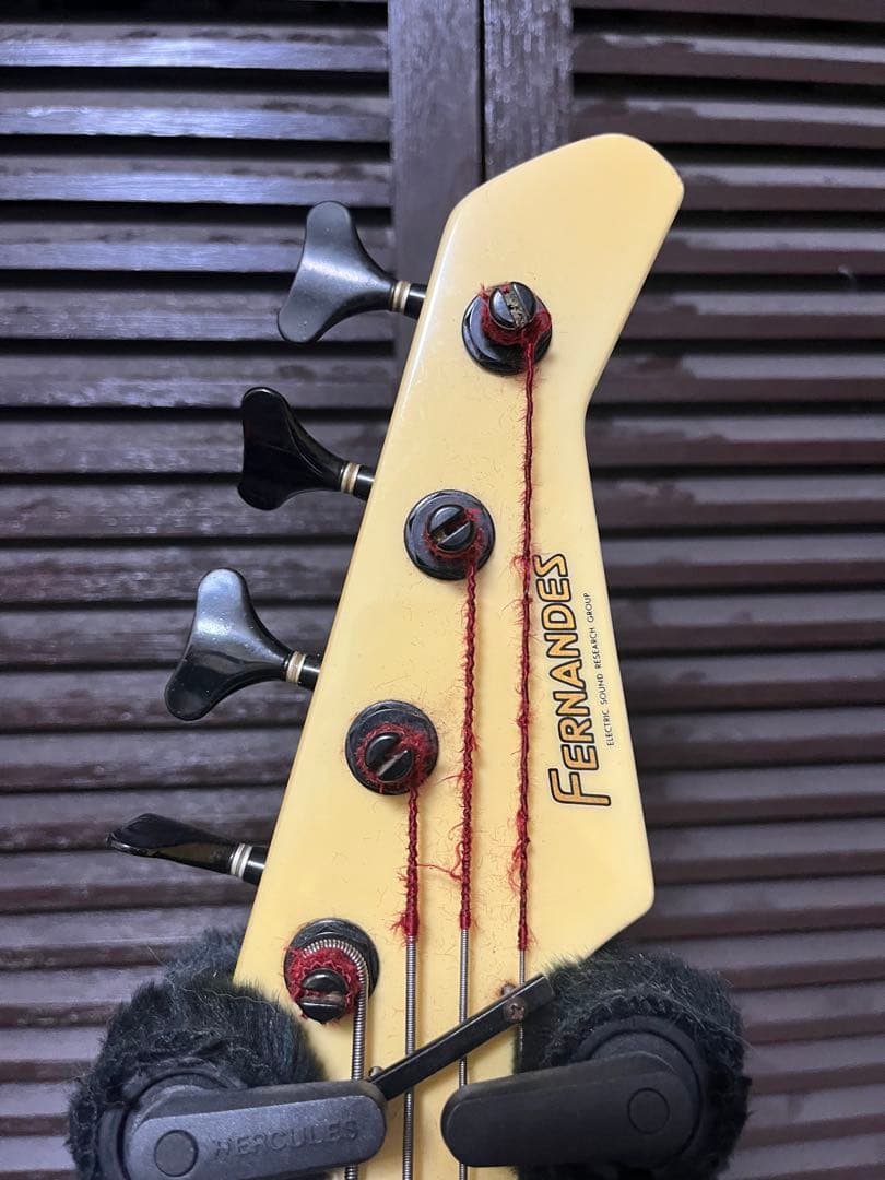 FERNANDES エレキベース イエロー