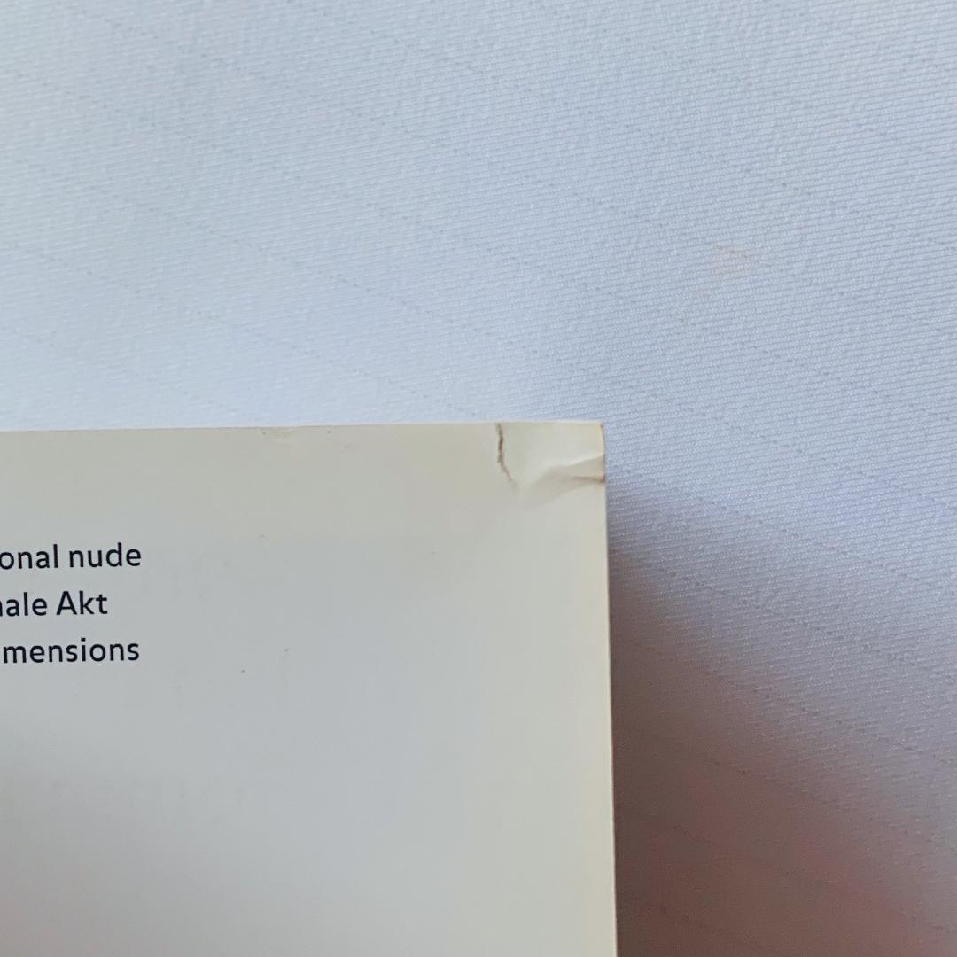 1000 Nudes 　洋書中古品