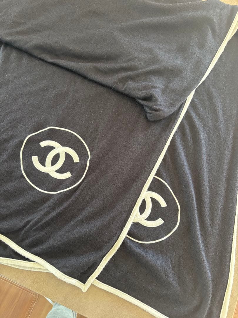 CHANEL ブラック カシミア大判マフラー　美品！
