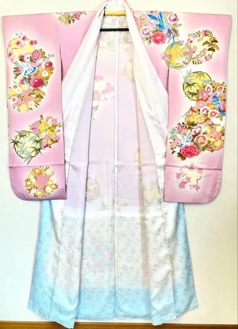 未使用美品 振袖 チャーミングなパステル澄んだ桃色 花丸文様 牡丹 橘 青い鳥