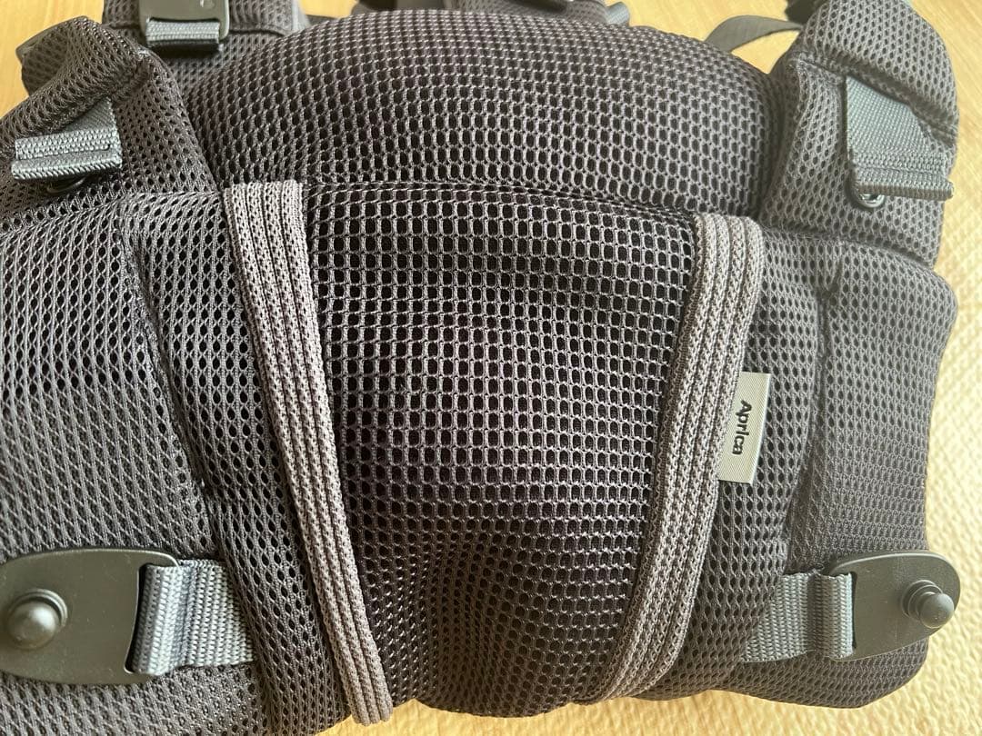 美品✨Aprica ラクリス 抱っこ紐 ダークグレー
