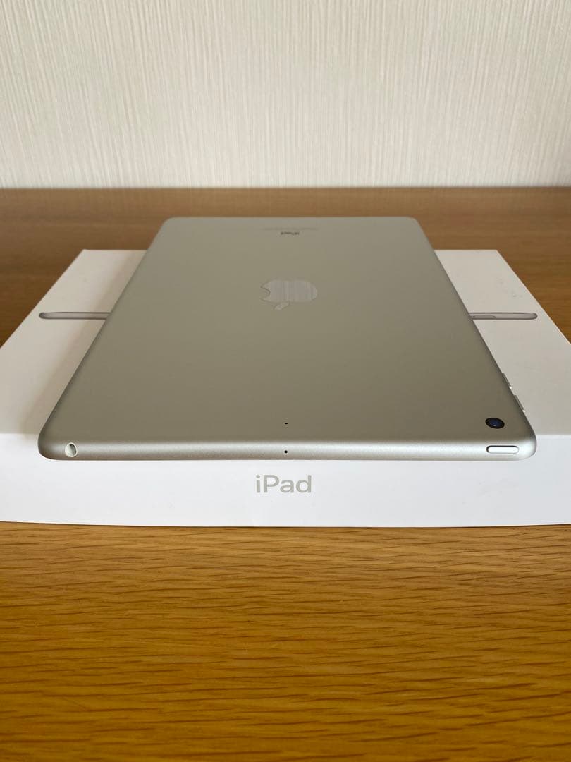 【極美品】iPad 第5世代 電池100％　iPad本体　充電器付き