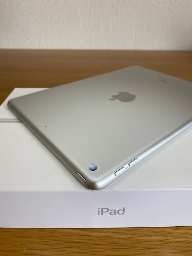 【極美品】iPad 第5世代 電池100％　iPad本体　充電器付き
