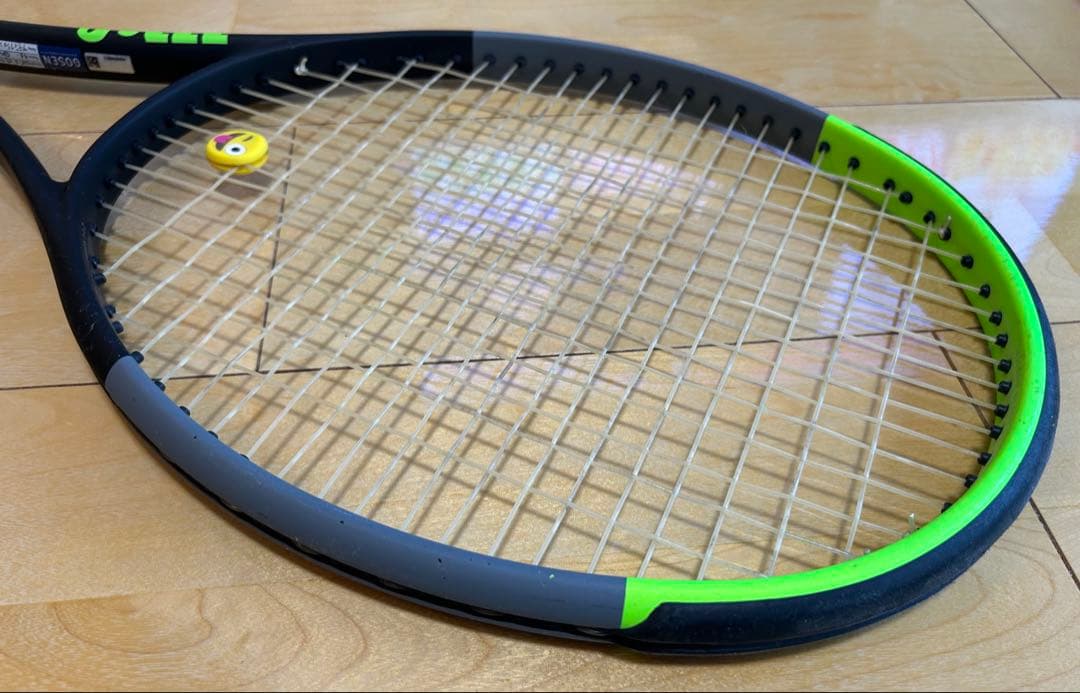 Wilson BLADE V7 100L テニスラケット