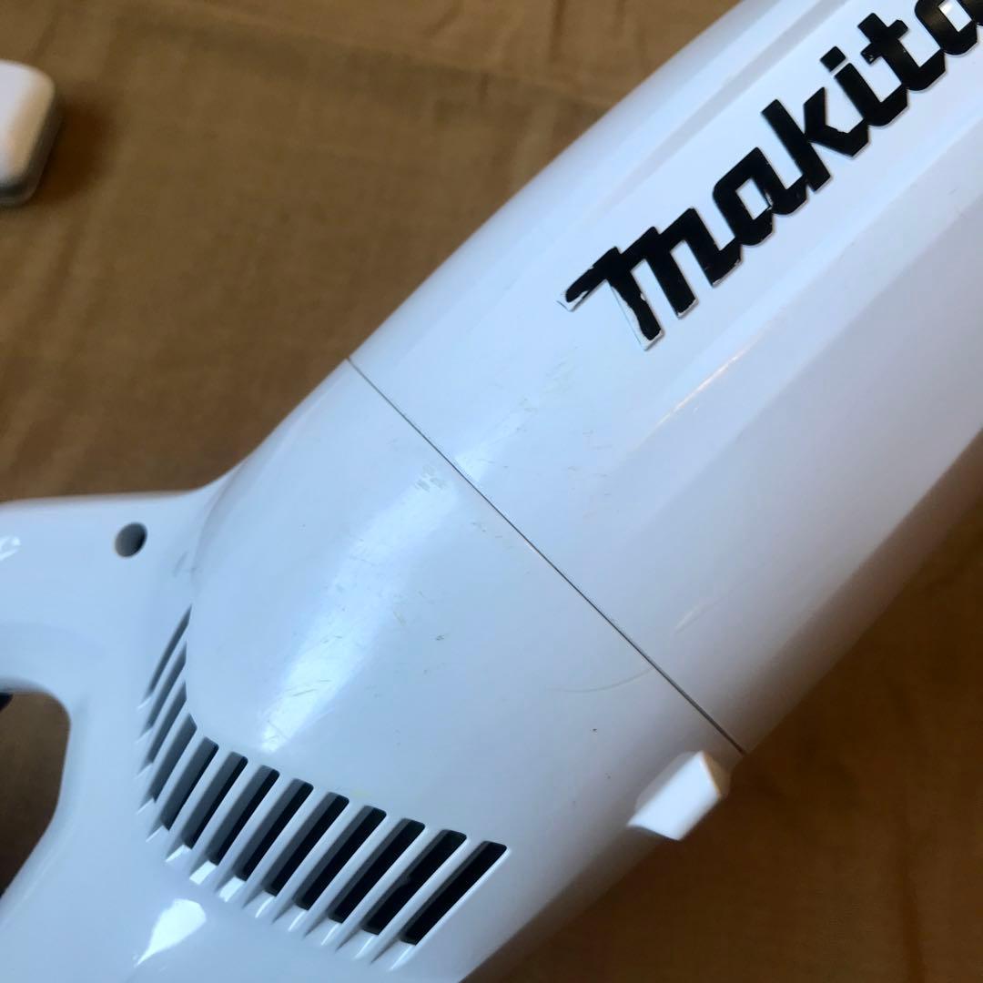 Makita マキタ 掃除機 クリーナー CD106FD 10.8v 充電器付き