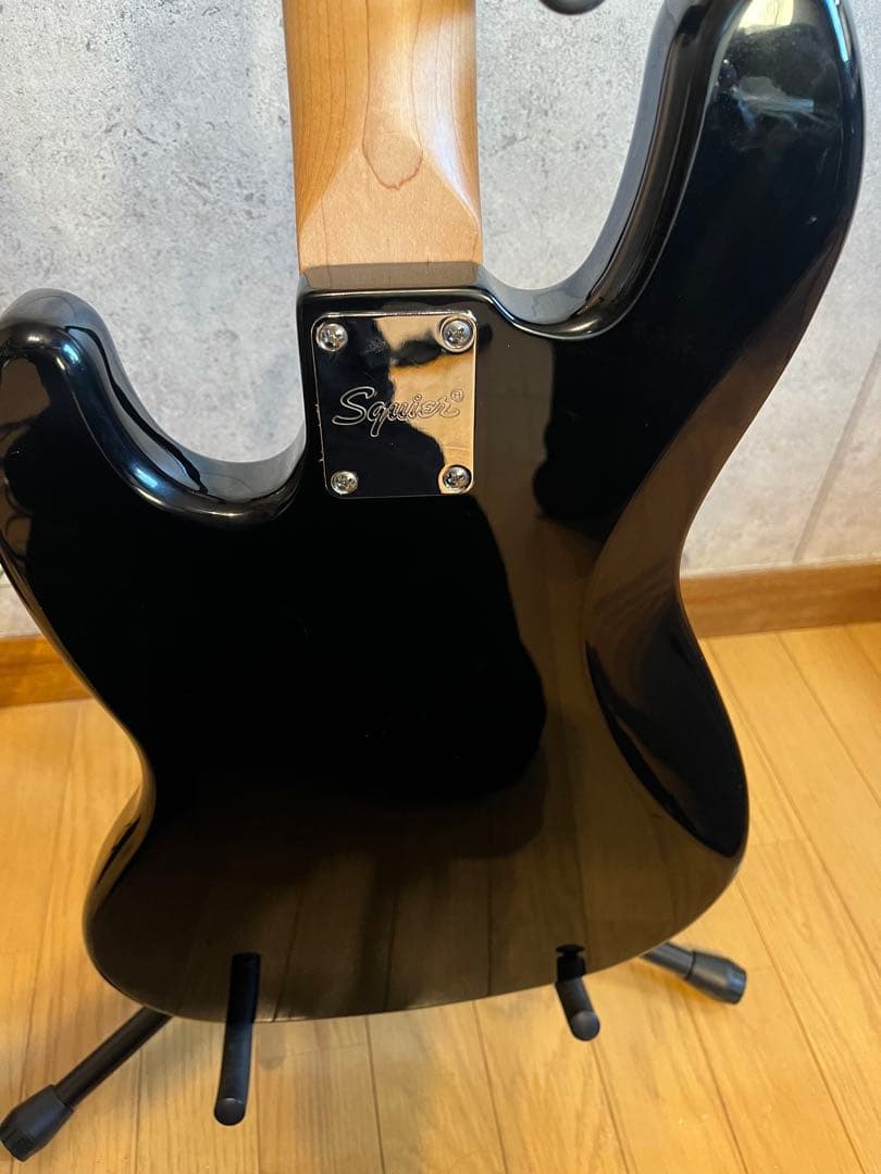 美品　Squier Jazz Bass Affinity ベーススタンド付