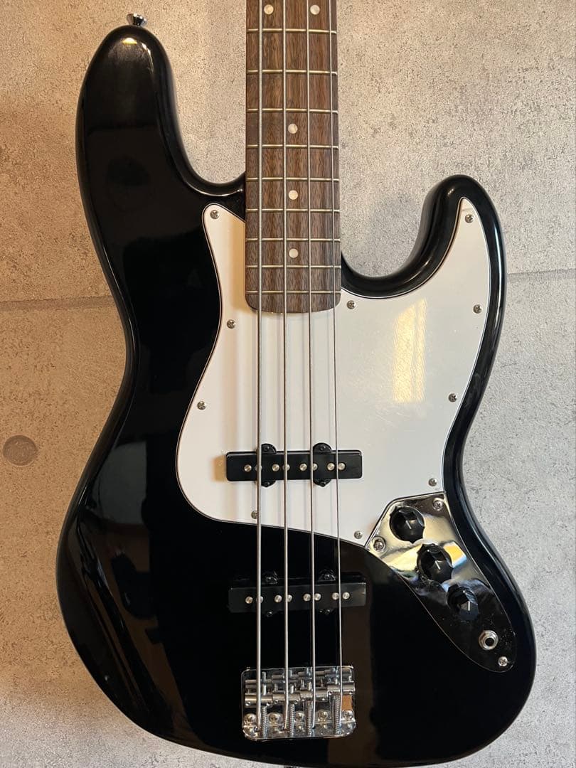 美品　Squier Jazz Bass Affinity ベーススタンド付