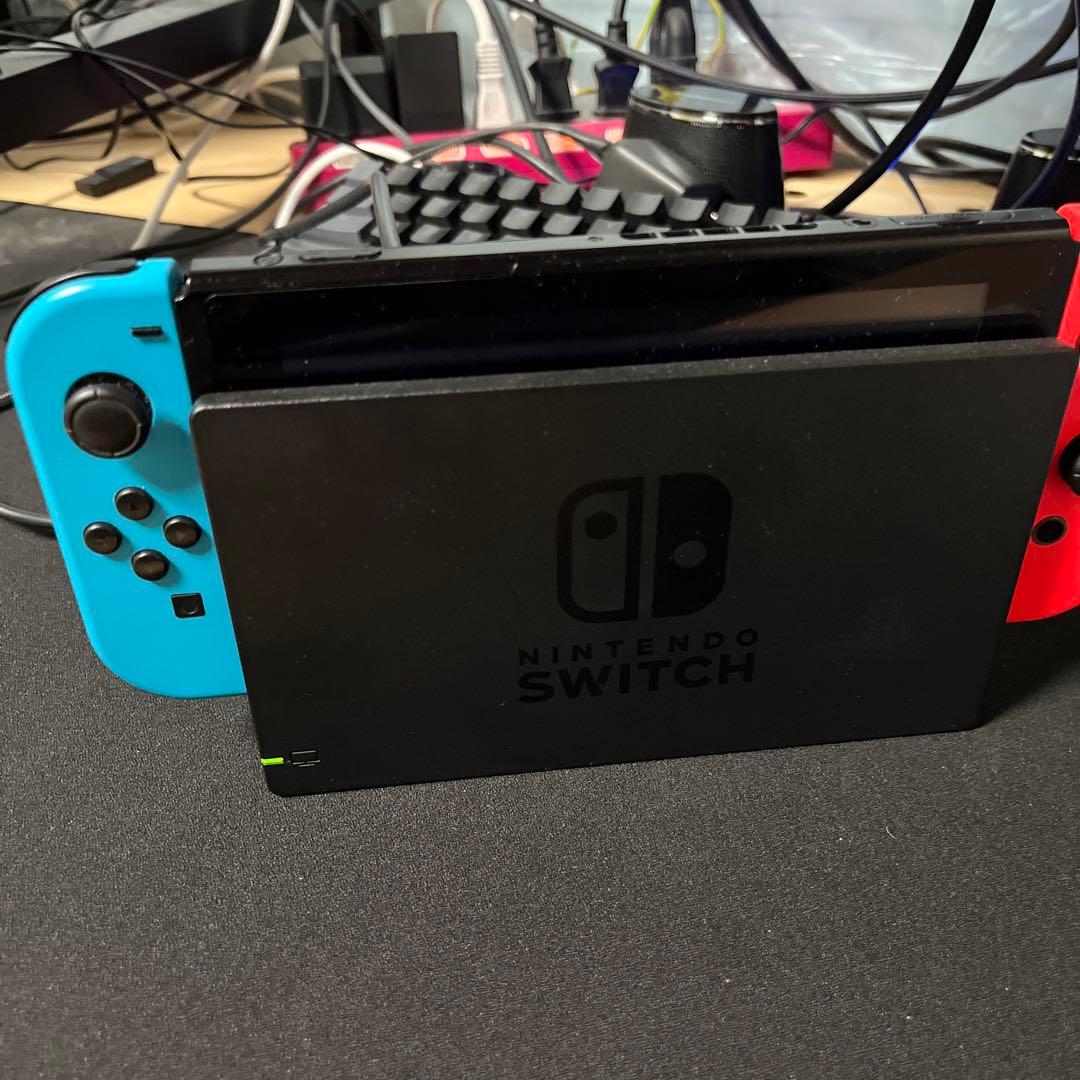 ニンテンドースイッチ、本体・箱・持ち運び用ケース付き　動作確認済み