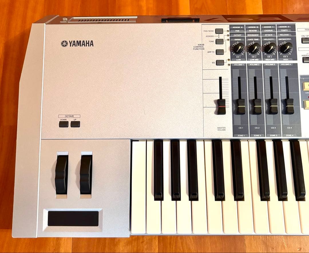 YAMAHA シンセサイザー MOTIF ES7 日本製 ハードケース付