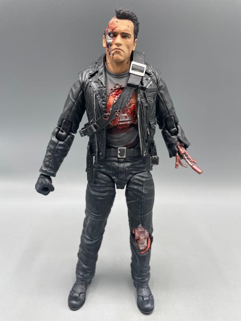 MAFEX T-800 T2:BATTLE DAMAGE ver ターミネーター