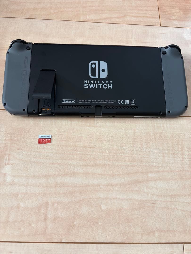 Nintendo Switch 本体 + 付属品　SDカード付き