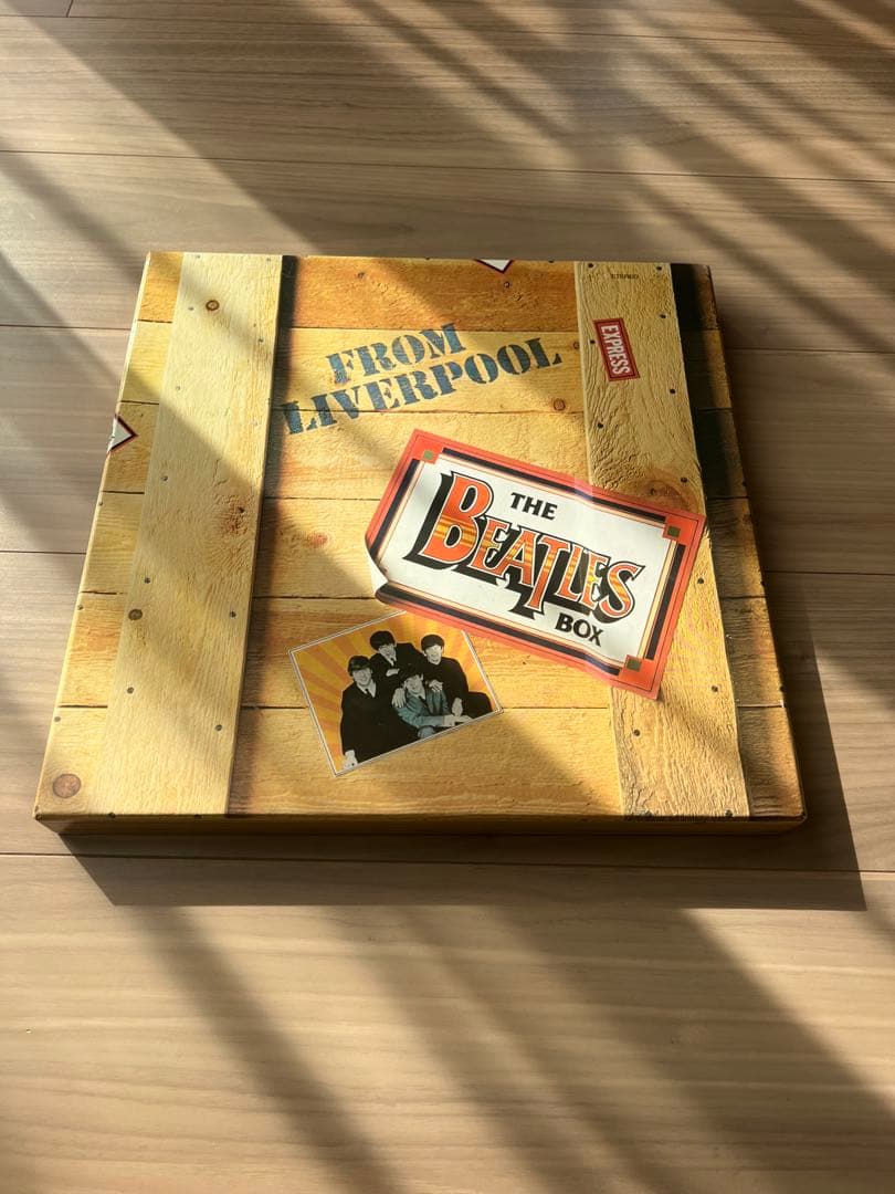 The Beatles Box FROM LIVERPOOL ビートルズ8枚入り