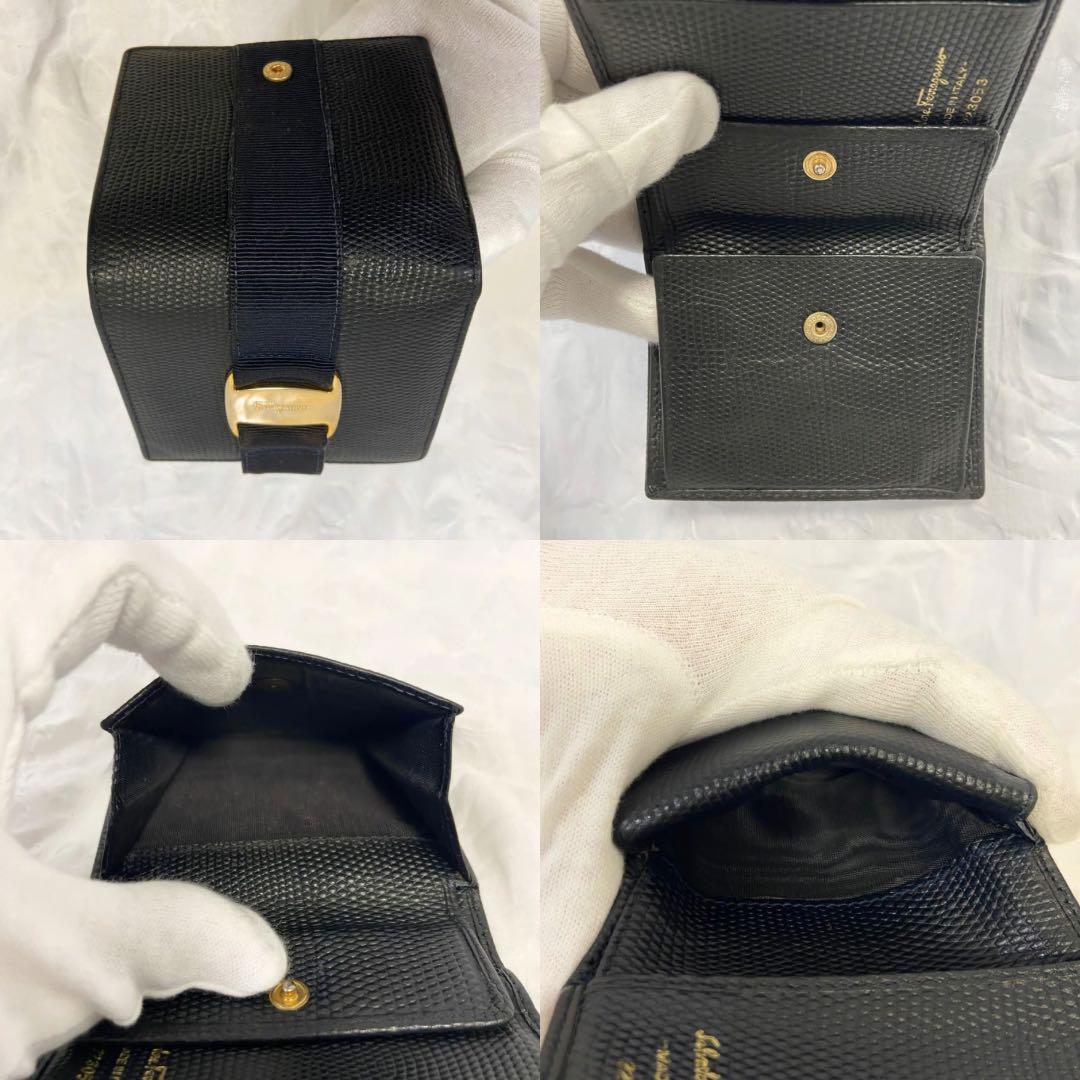 【良品】 Salvatore Ferragamo 黒 二つ折り財布 ゴールド金具
