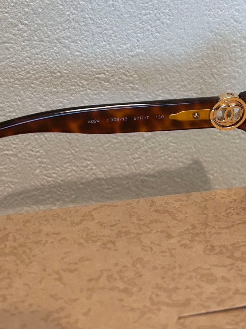 美品【CHANEL(シャネル) サングラス】べっ甲調・ケース、その他附属付き