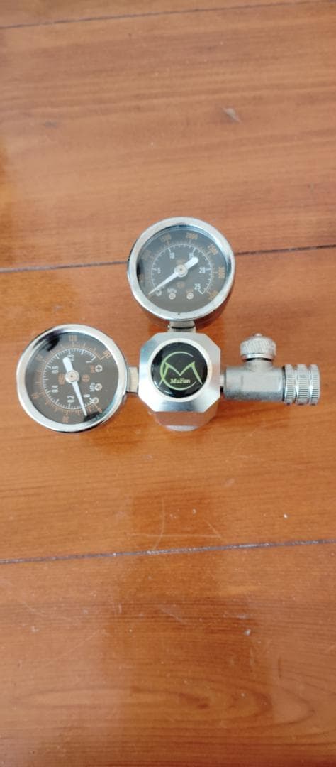 ミドボン5kg 空容器 + 炭酸水製作　CO2レギュレーター（中古）
