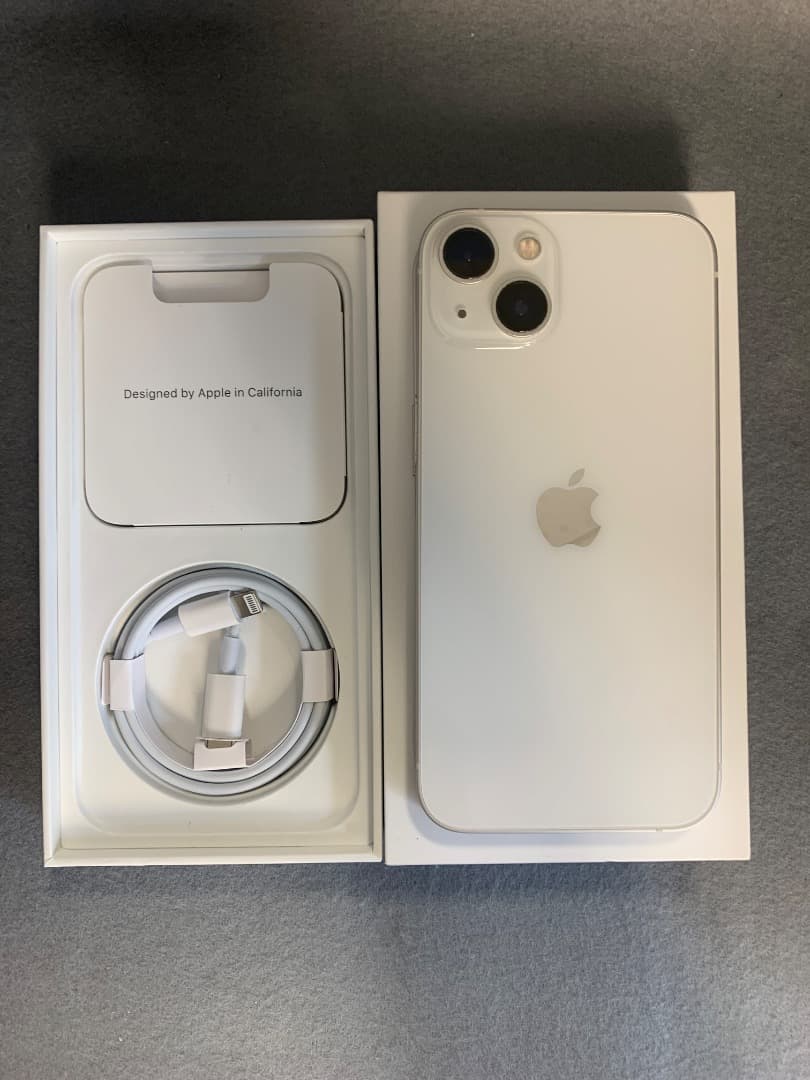 美品　国内版　SIMフリー　iPhone13 128GB スターライト色