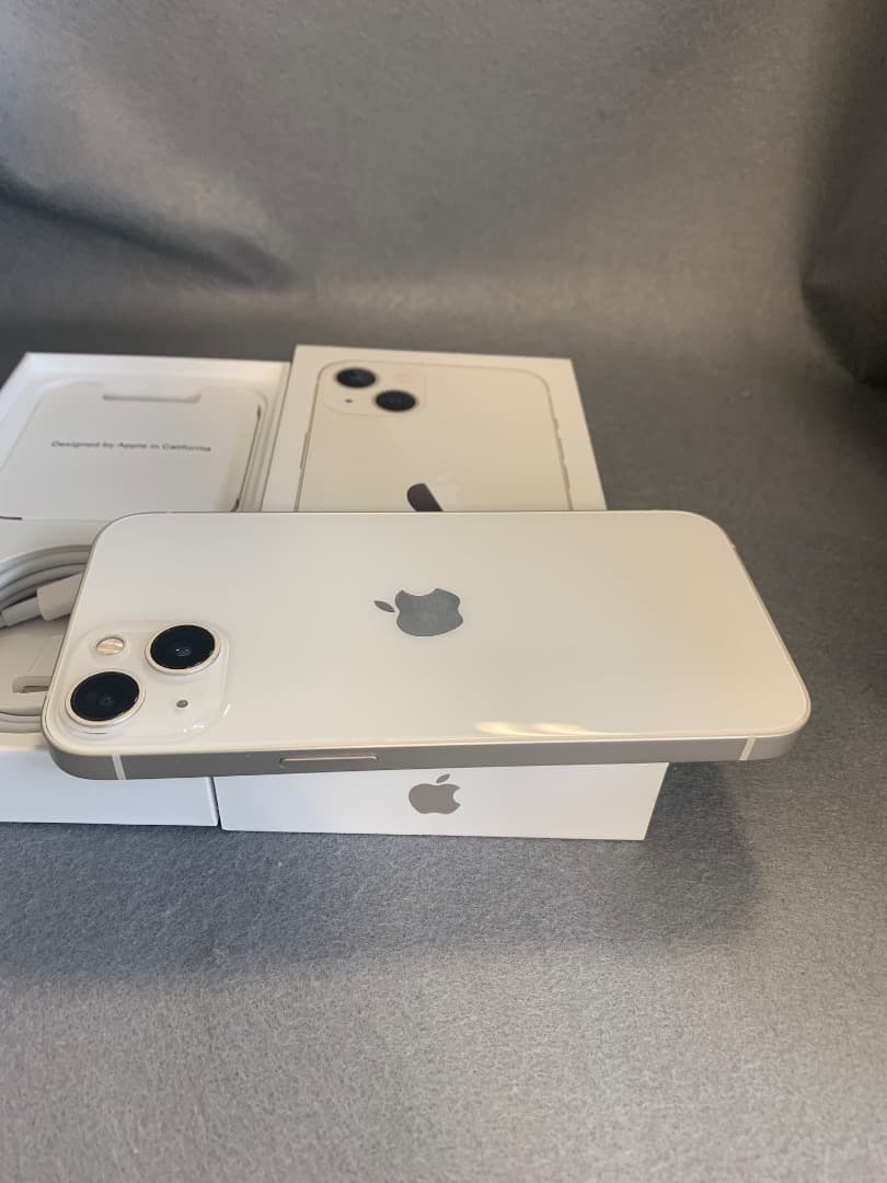 美品　国内版　SIMフリー　iPhone13 128GB スターライト色