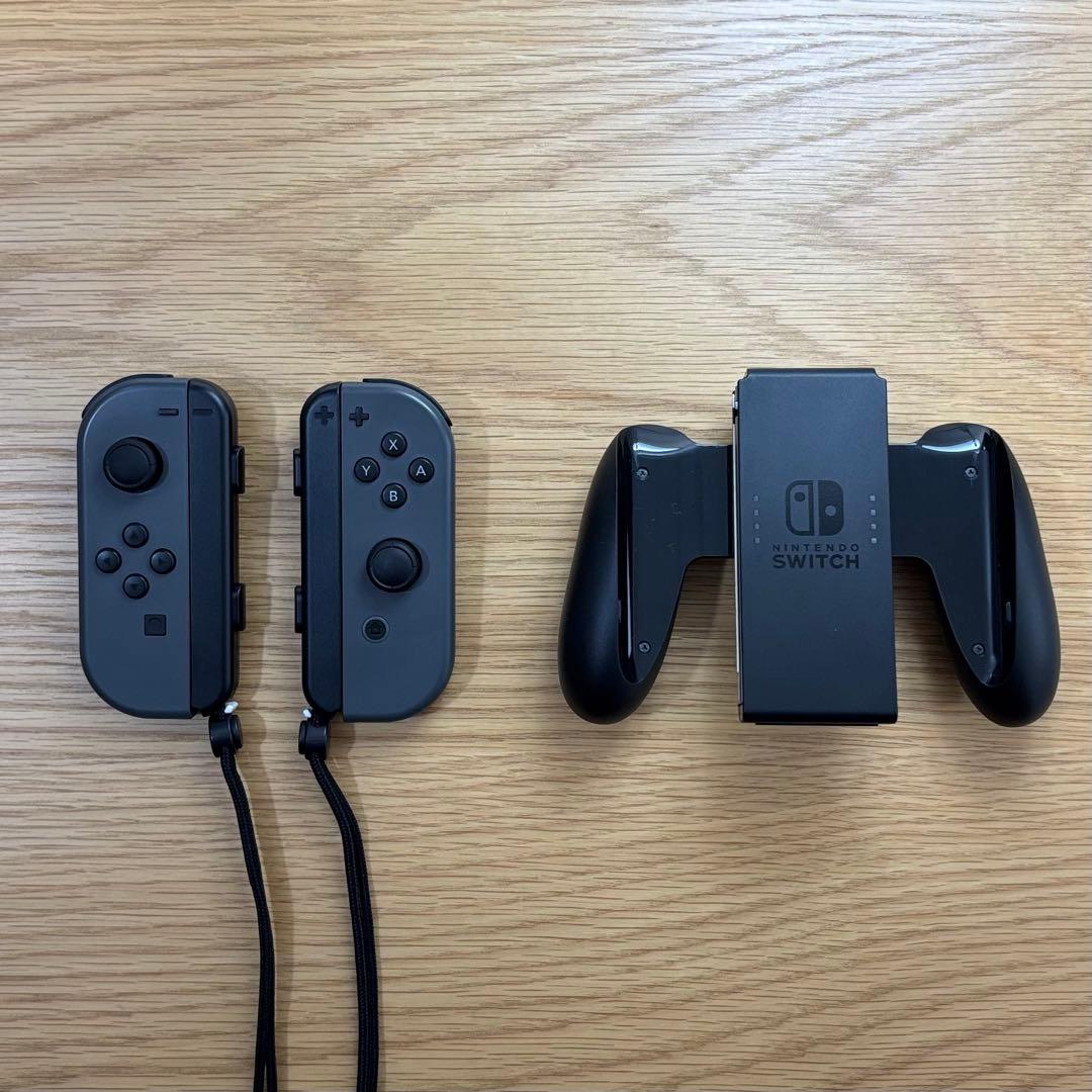 【美品】Switch 後期モデル 付属品完備＋SDカード・充電グリップ