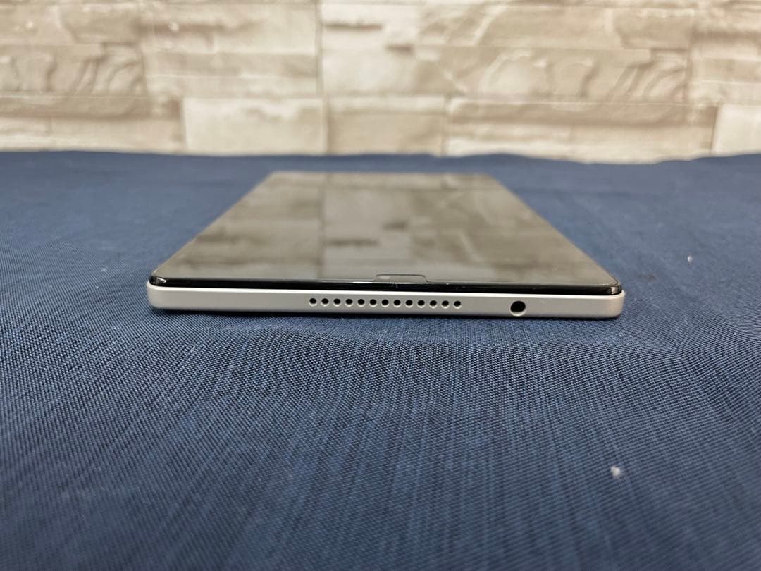 NTTドコモ dab d-42A 8インチタブレット