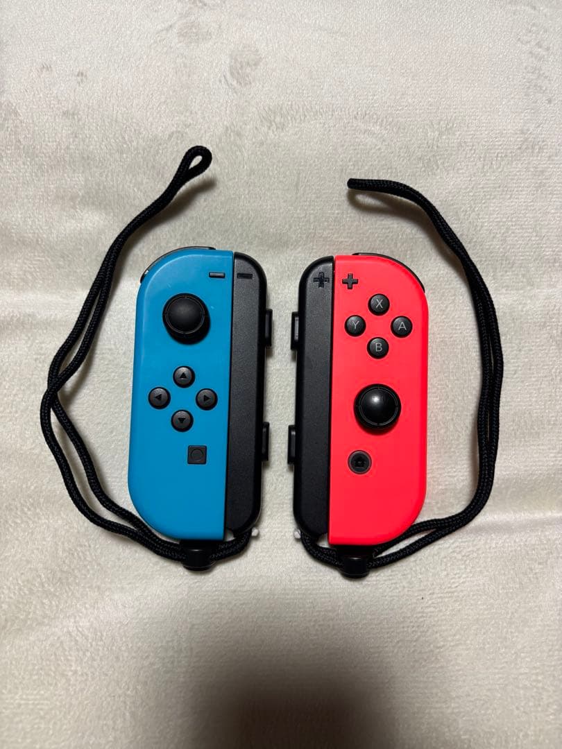 オオヤマトモコ様　Nintendo Switch 本体・カセット2個