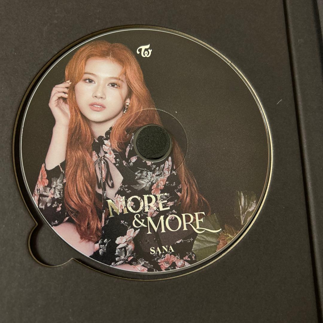 TWICE CD サナ