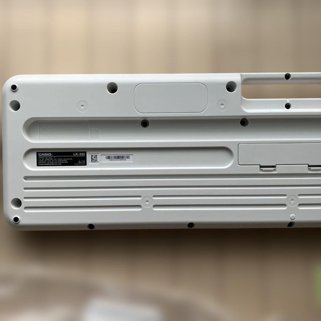 CASIO LK-330 Casioton光ナビゲーションキーボード　61鍵盤