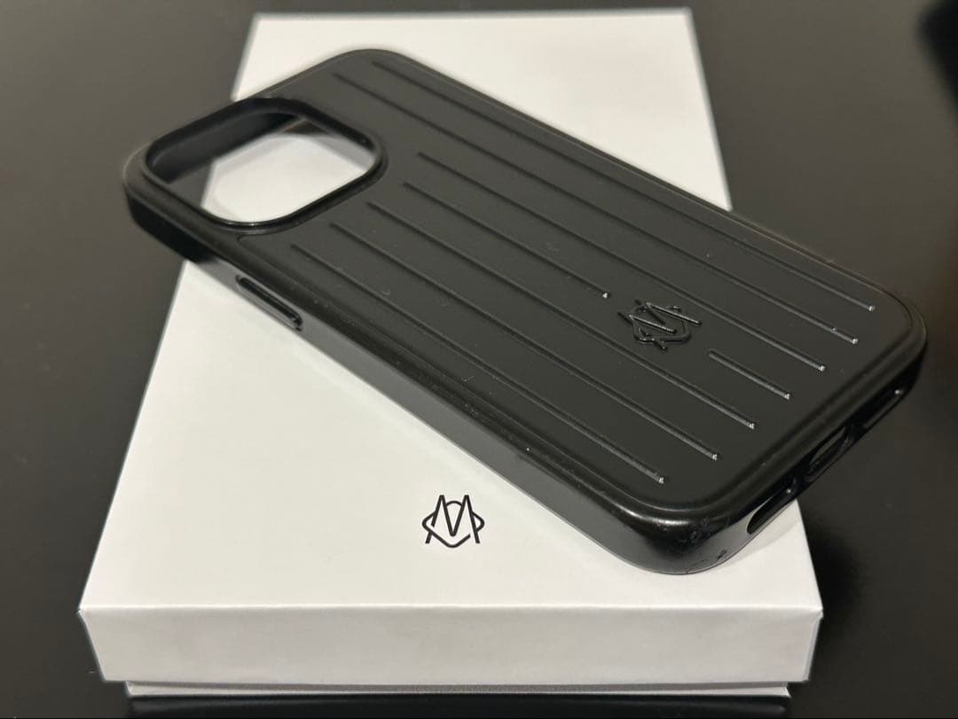 RIMOWA リモワ iPhone13pro ブラック iPhoneケース