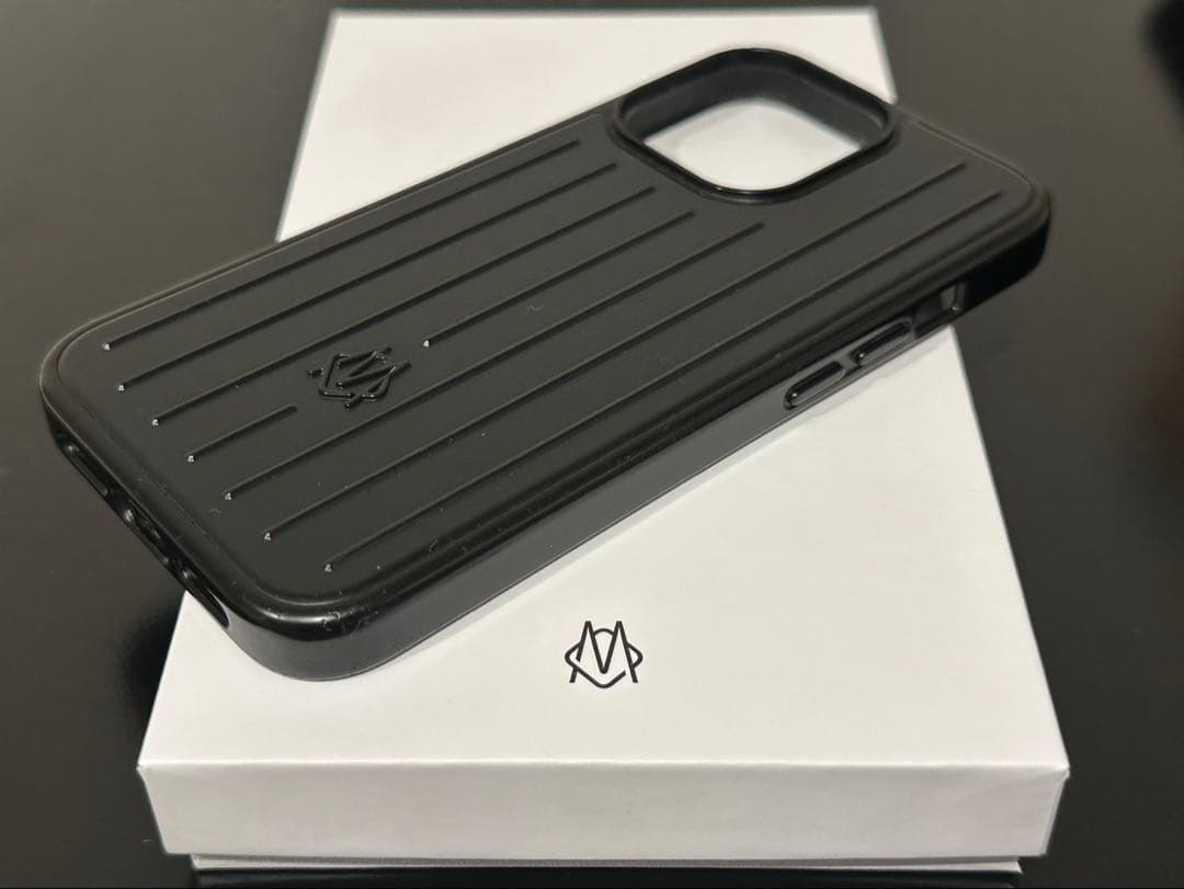 RIMOWA リモワ iPhone13pro ブラック iPhoneケース