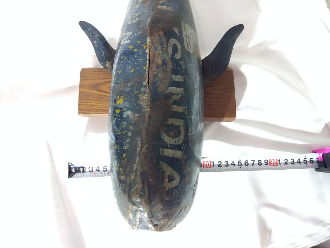 Art　クジラ　ブリキオブジェ　木製台付き　インド製