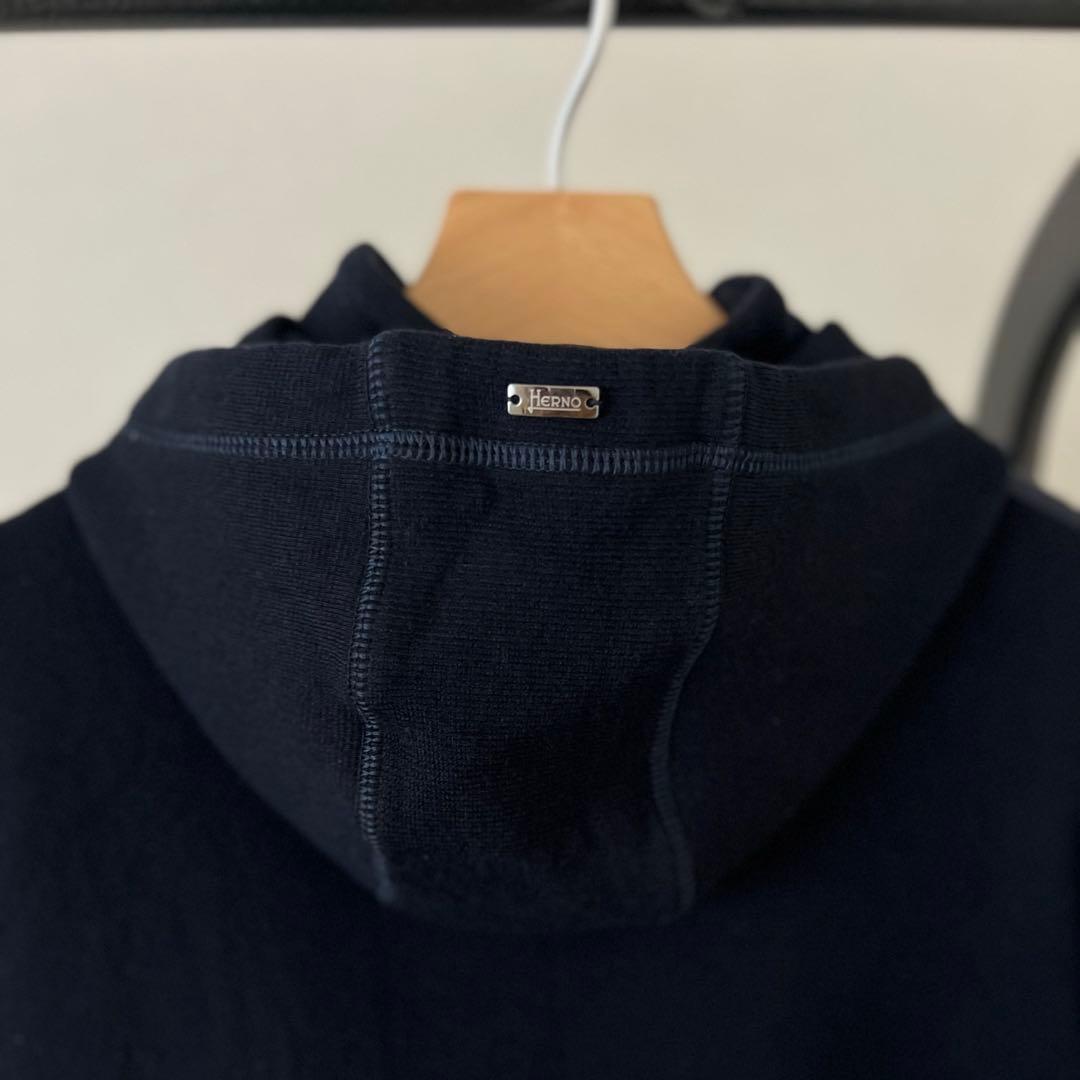 【専用】【美品】Herno 軽アウター ジャケット ダウンパーカー 【ネイビー】