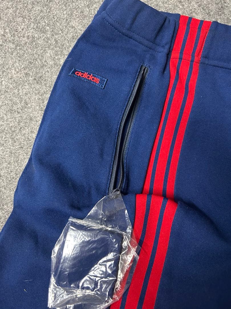 アディダス　ヴィンテージジャージパンツ　Ｌサイズ　昭和当時物　新品未使用品です♪
