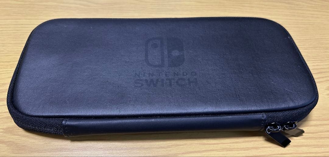 Nintendo Switch本体 + 収納ケース