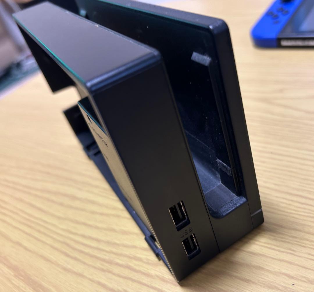 Nintendo Switch本体 + 収納ケース