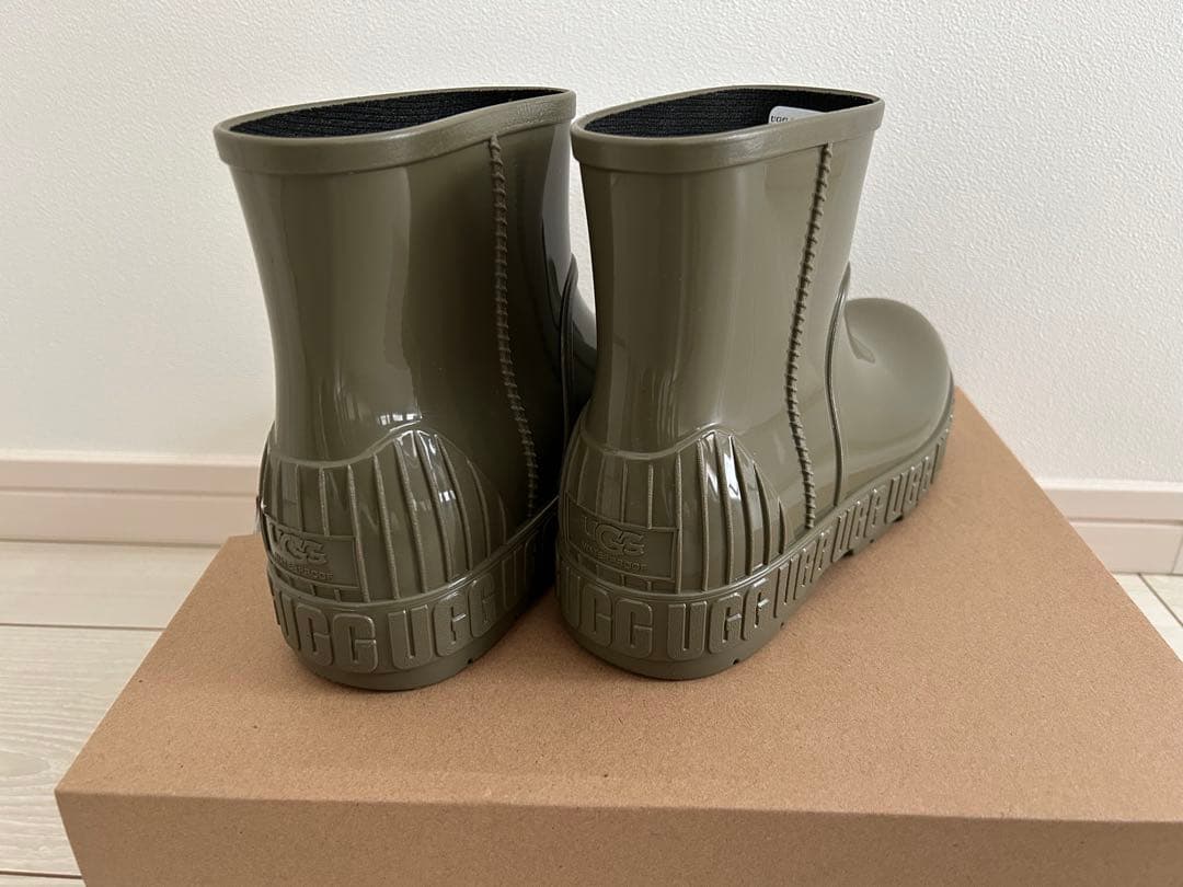 UGG オリーブグリーン レインブーツ
