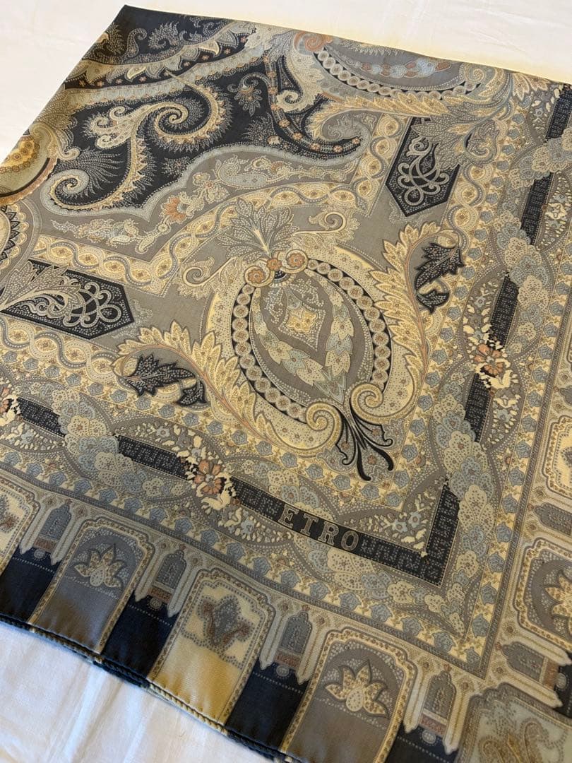 ETRO ペイズリー柄 グレー系 130cm角 大判