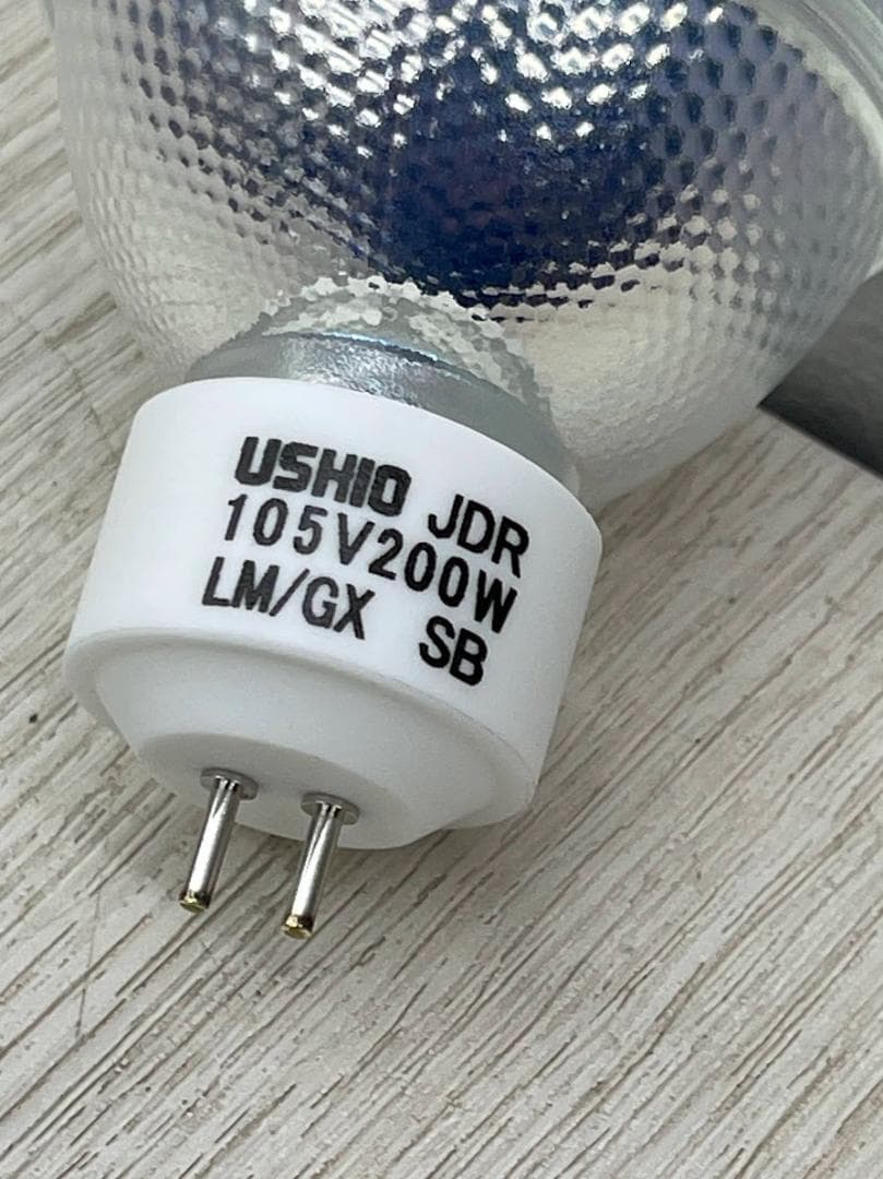 新品 ウシオ ダイクロハロゲン 10個 JDR105V200WLM/GX