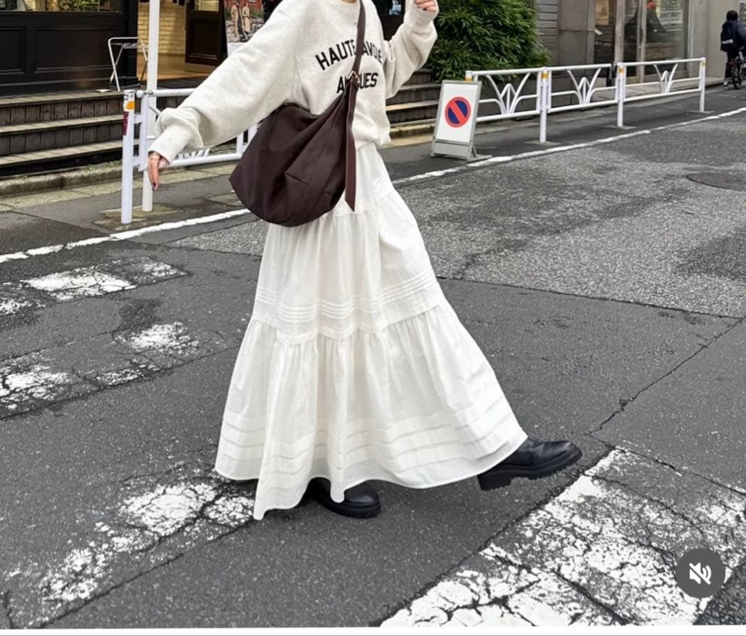 新品　DISCOAT タックフレアスカート