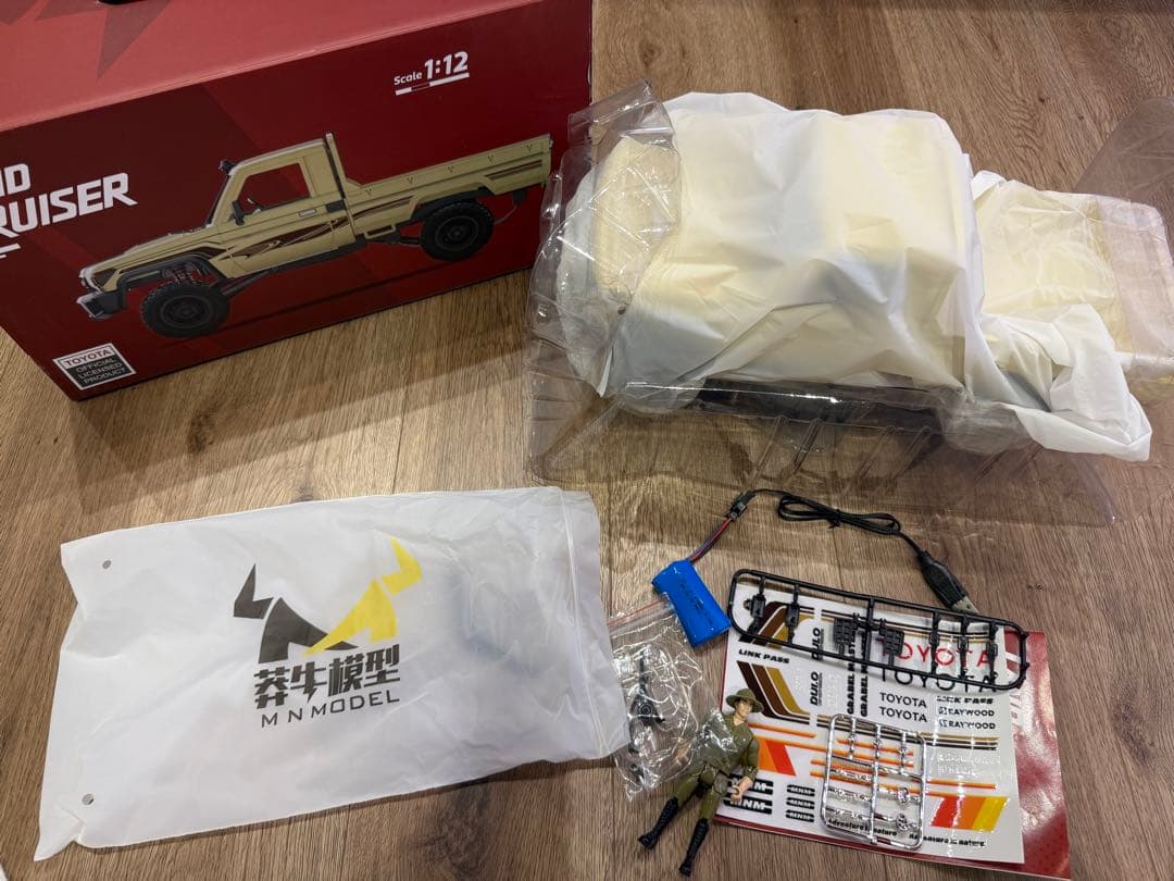 RAYWOOD トヨタ ランドクルーザー 1/12 サンドベージュ 未使用