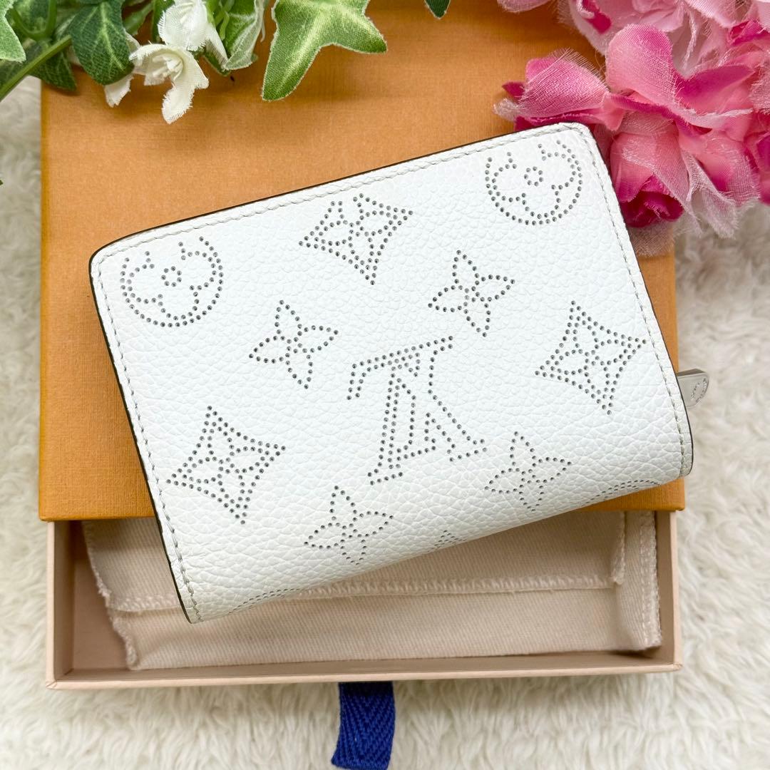 極美品 日本限定✨ルイヴィトン マヒナ クレア 二つ折り財布 ブロンラベンダー