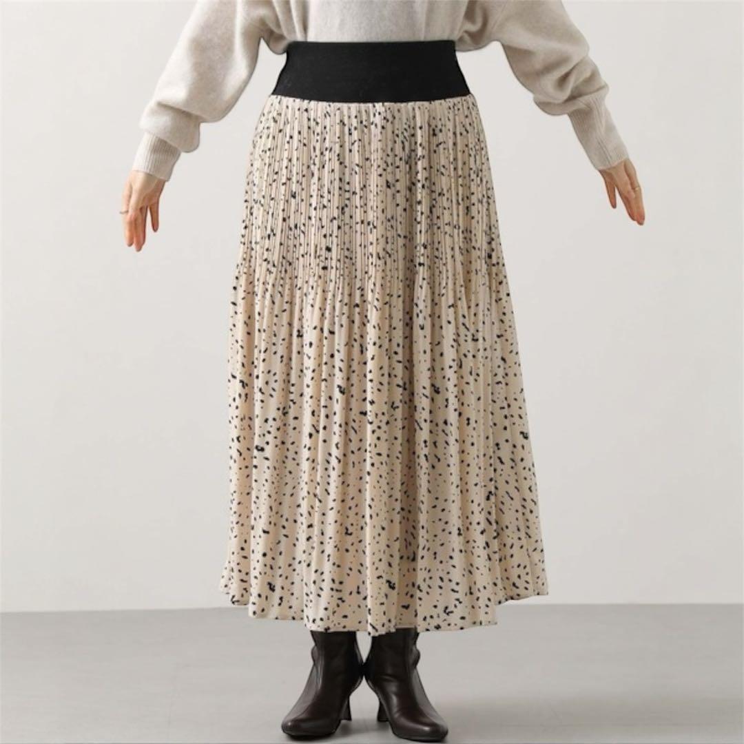 新品タグ付　Gready Brilliant レオプリーツスカート