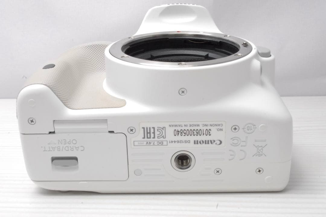【美品】EOS Kiss X7 ホワイト 手ぶれ補正 おまけ付き スマホ転送OK