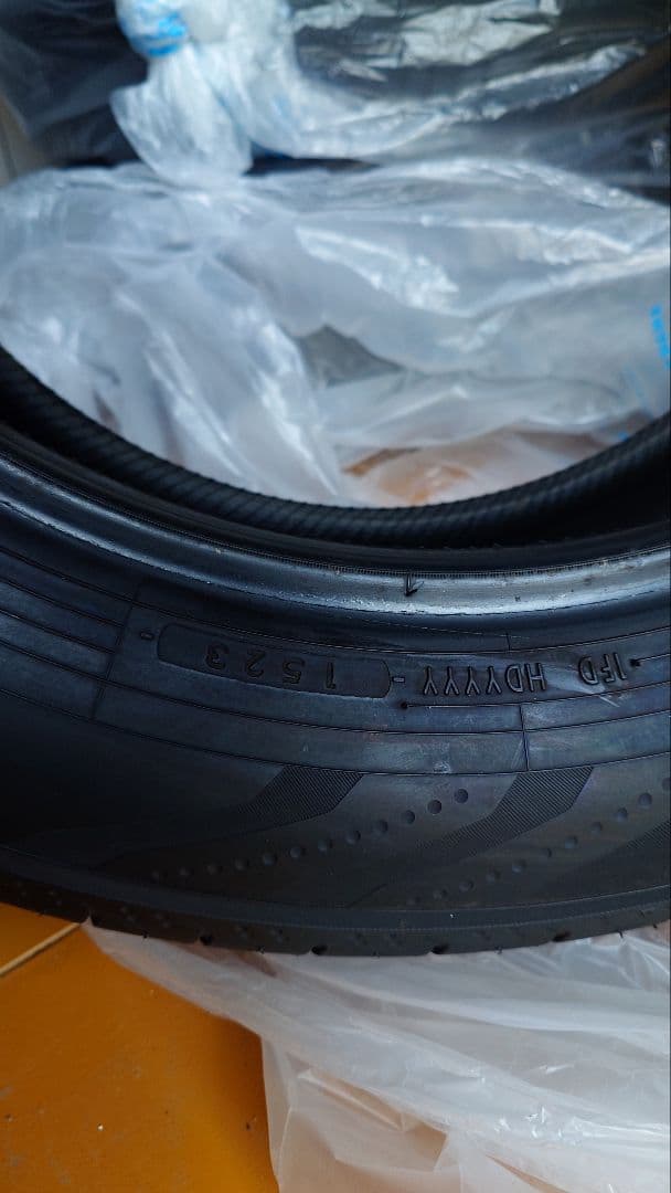 225/60R18 40系 アルファード 純正タイヤ　2023年製 ２本　①
