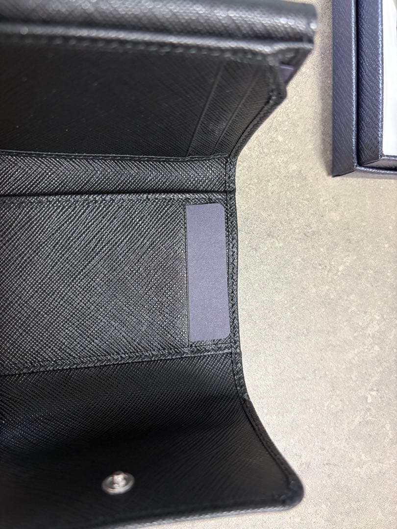 PRADA(プラダ) 三つ折財布 1MH043 ブラック サフィアーノ