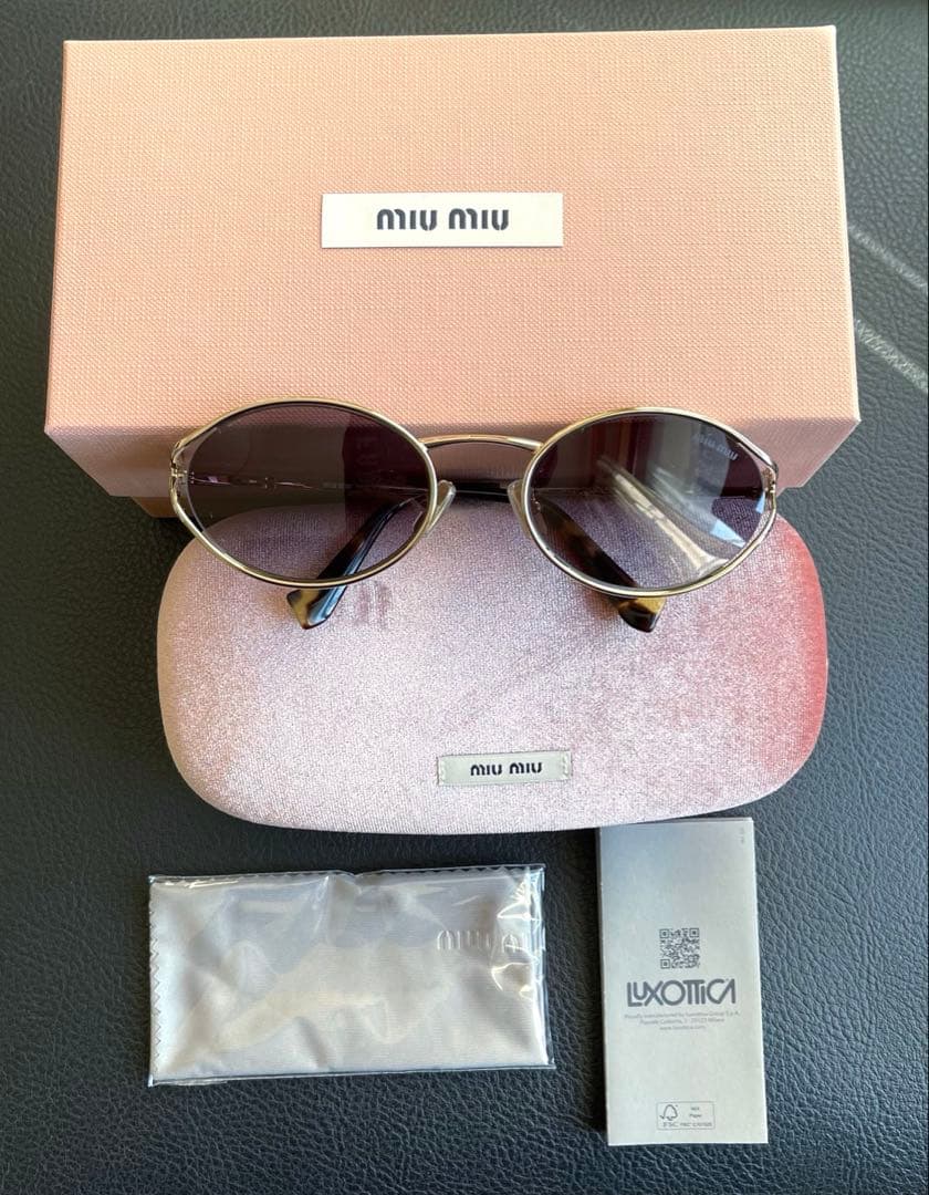 miumiu サングラス　0MU52YS