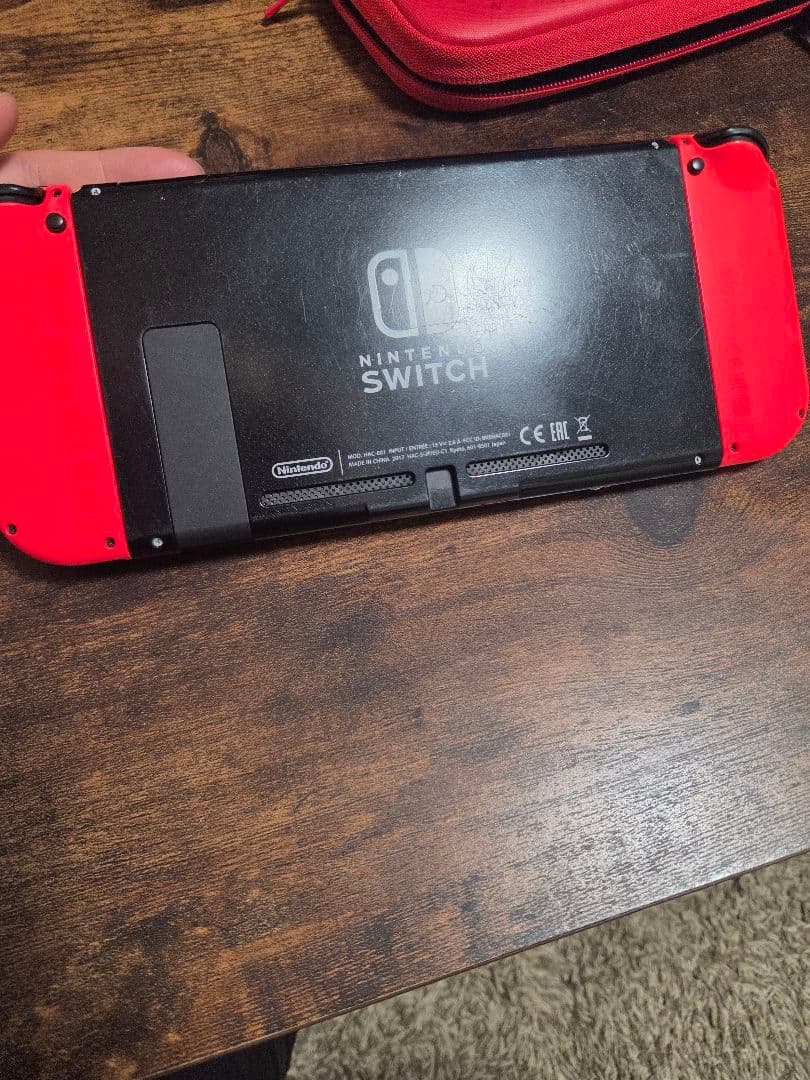 Nintendo Switch 赤本体
