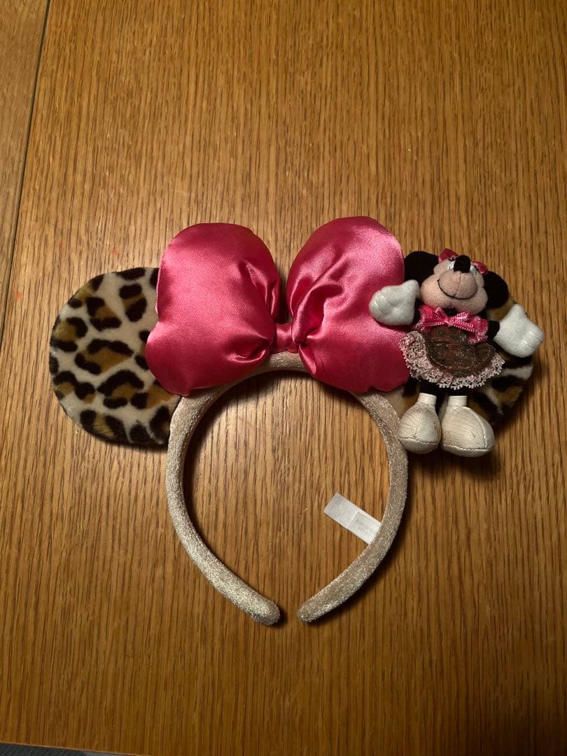 ミニーちゃんのヒョウ柄カチューシャ