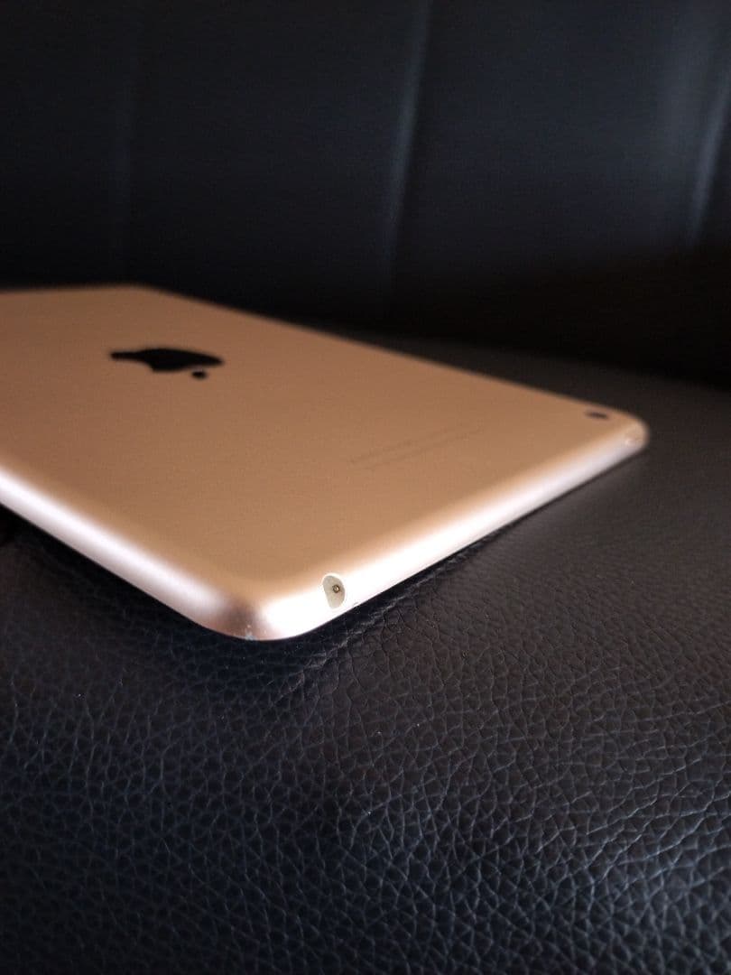 B*a様 Apple iPad mini 4 ゴールド 128GB