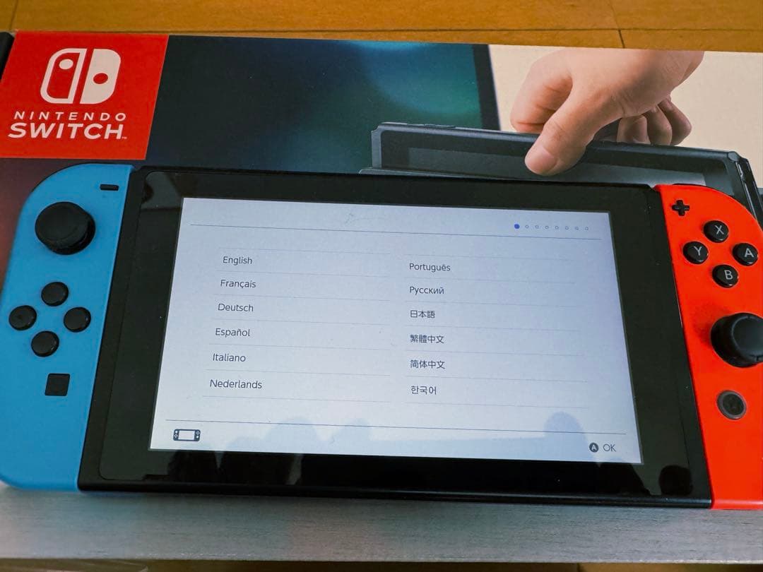 Nintendo Switch 本体 / Joy-Con グリップなし