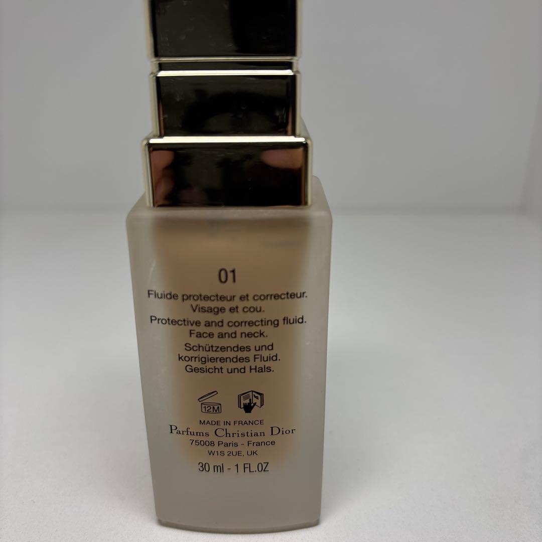 化粧下地 Dior LE PROTECTEUR UV MINERAL BB 30ml 01